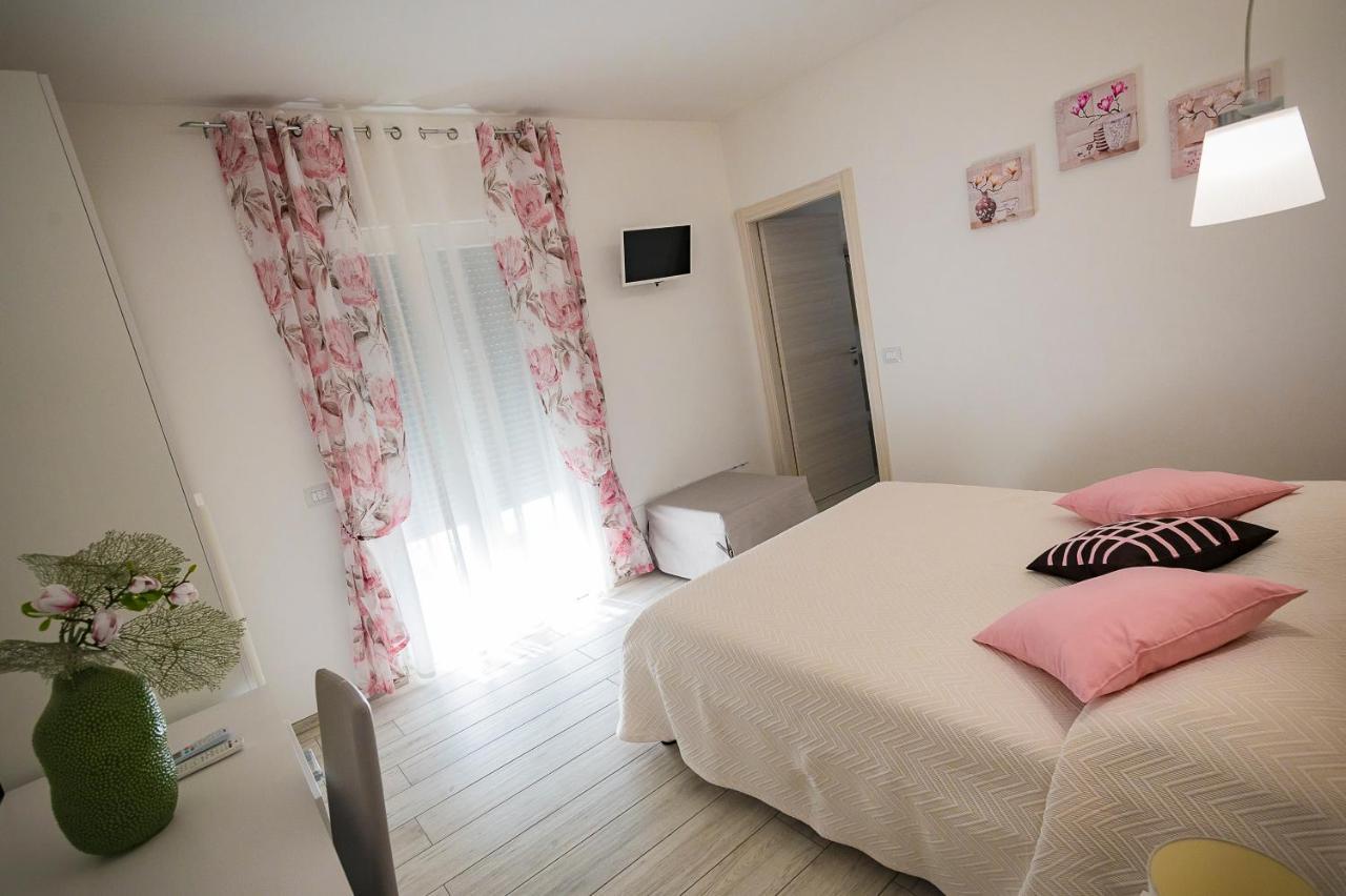 Pineta Del Mare Bed and Breakfast Alba Adriatica Buitenkant foto